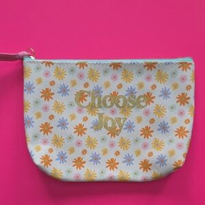 NWOT "CHOOSE JOY" Floral Case
